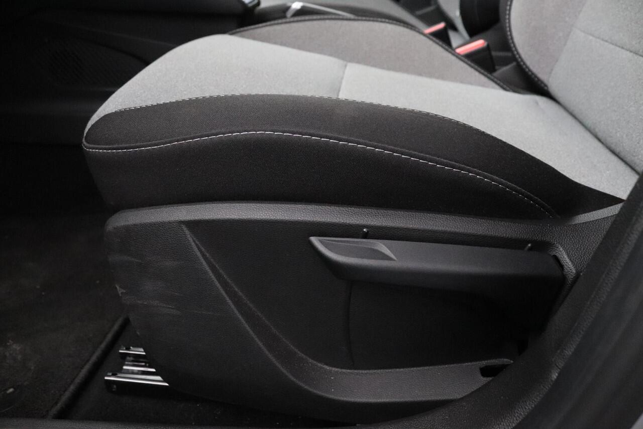 Renault CLIO 1.6 E-Tech Full Hybrid 145 evolution | Carplay/Android auto | Pack Navigation | Parkeersensor |