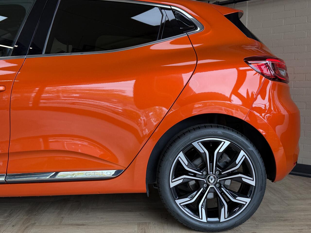 Renault CLIO 1.0 TCe 90pk Automaat | Groot Navi | 360 | 17" | PDC V+A | Stoel & stuur verwarming | Keurig nette auto | 4 Nieuwe Banden.