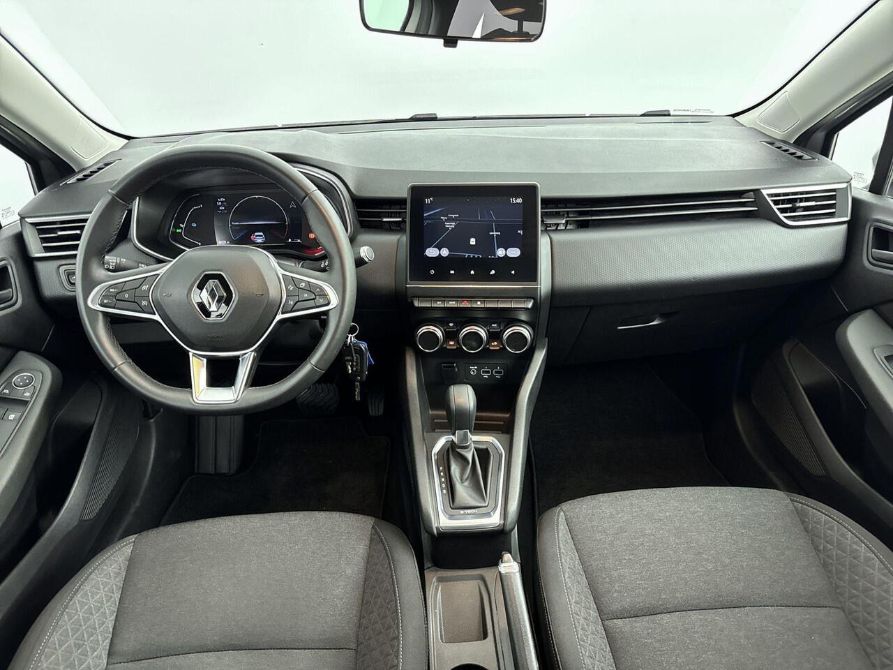 Renault CLIO 1.6 E-Tech Hybrid 140 Zen | Apple Carplay & Android Auto | Trekhaak | Airco | Parkeersensoren achter | Cruise Control | LED Koplampen