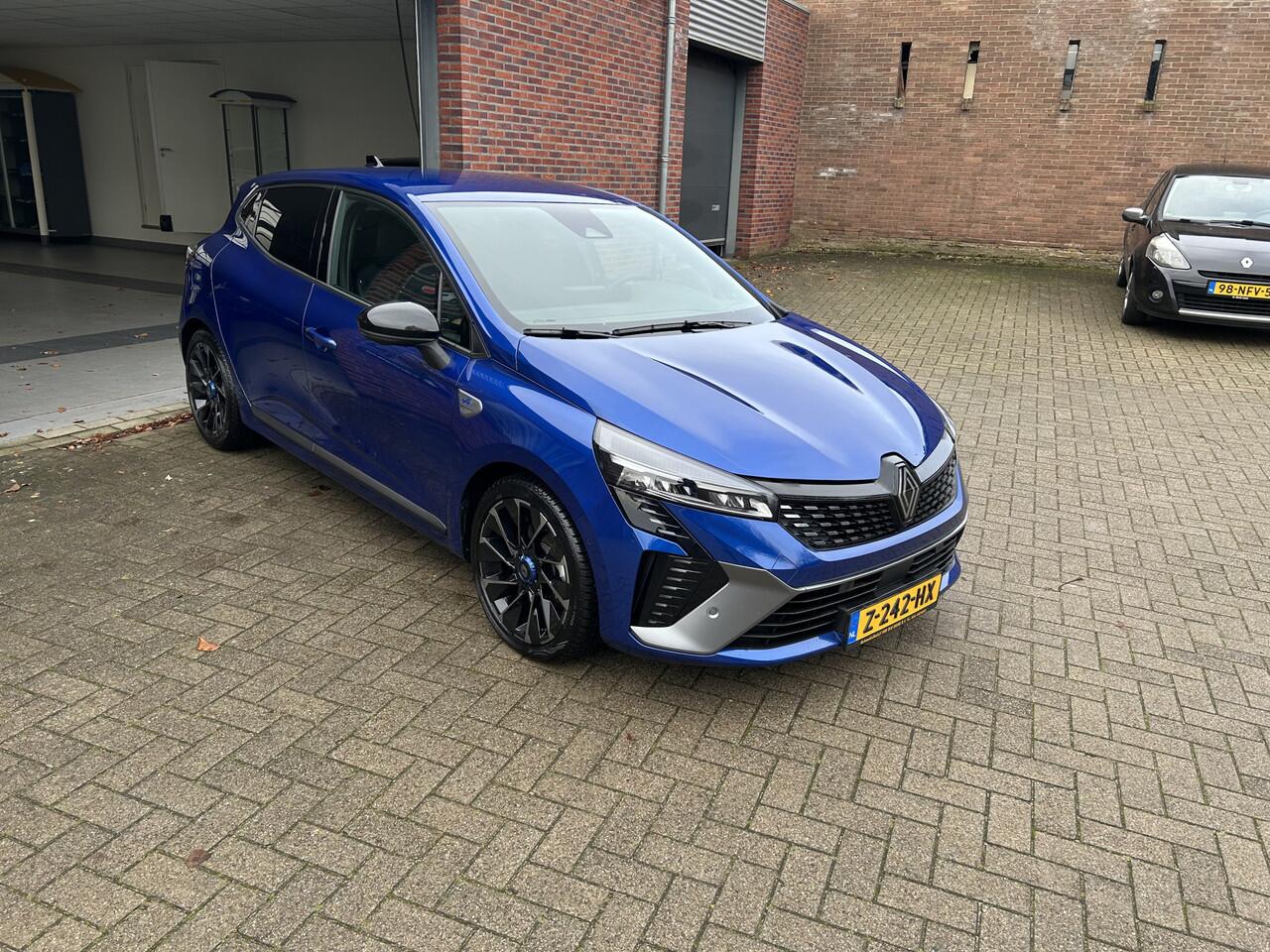 Renault CLIO 1.6 E-Tech Full Hybrid 145 esprit Alpine/Bose/360 Camera/Pack winter/All season