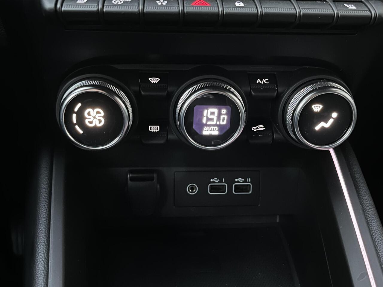 Renault CLIO 1.0 TCe 90 Techno | Apple CarPlay / Android Auto navigatie | Achteruitrijcamera | Stoelverwarming |