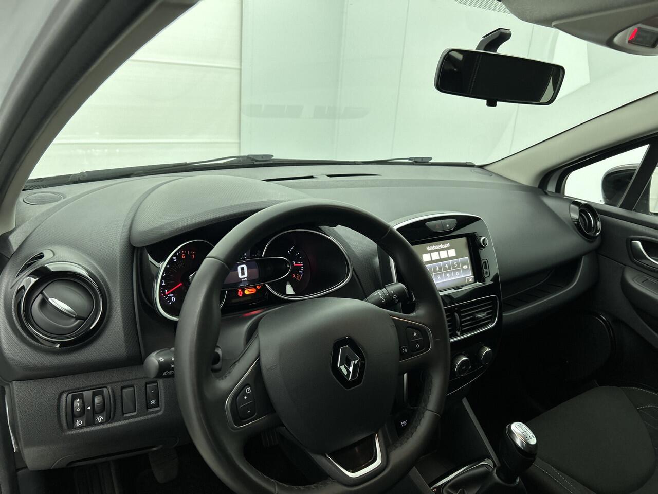 Renault CLIO Estate 0.9 TCe Limited 90PK / Pdc. / Airco / Navigatie / Radio multimedia / Apk 02-2026