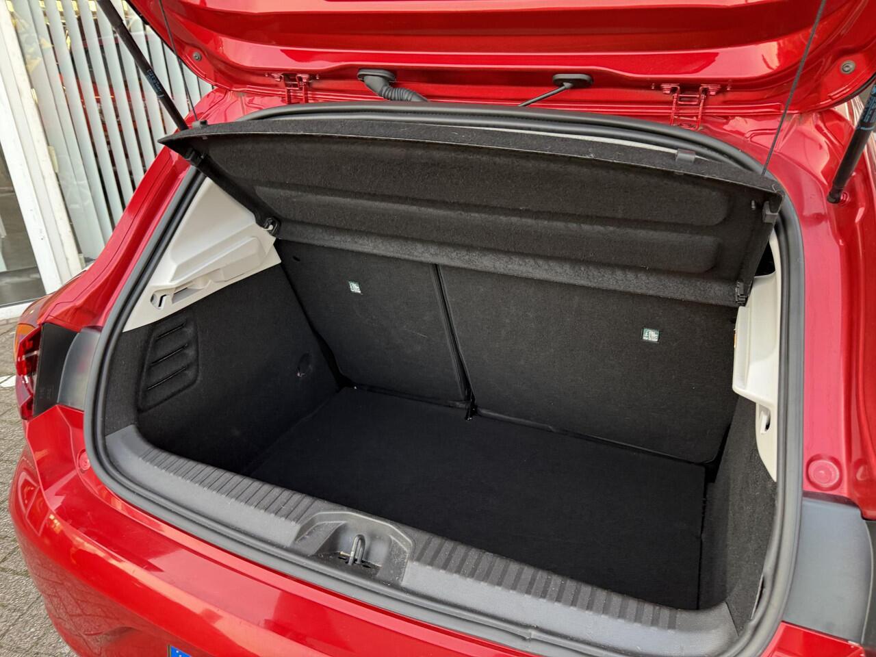 Renault CLIO 1.0 TCe Zen | NAP | Eerste eigenaar | 100% dlr onderhouden | DAB | LED | Airco | Cruise Control | Parkeersensoren | Lichtmetaal |