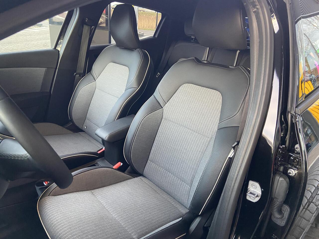 Renault CLIO 1.6 E-Tech Full Hybrid 145 techno AUTOMAAT / LICHTMETAAL / PARKEERSENSOREN + CAMERA / NAVI / CRUISE CONTROL / 1E EIGENAAR!