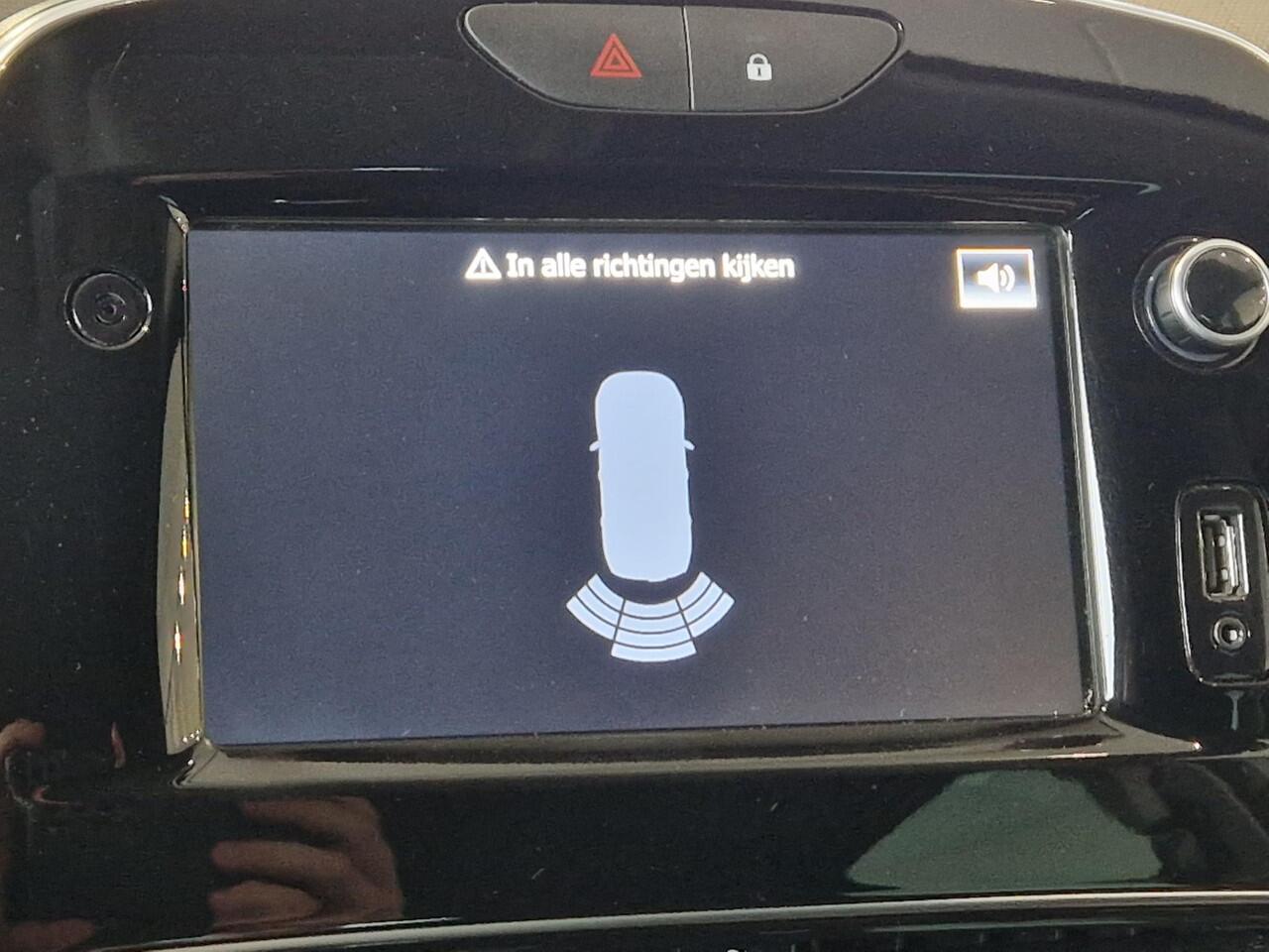 Renault CLIO 0.9 TCe Limited | NAVIGATIE | PARKEERSENSOREN ACHTER | LICHTMETALEN VELGEN