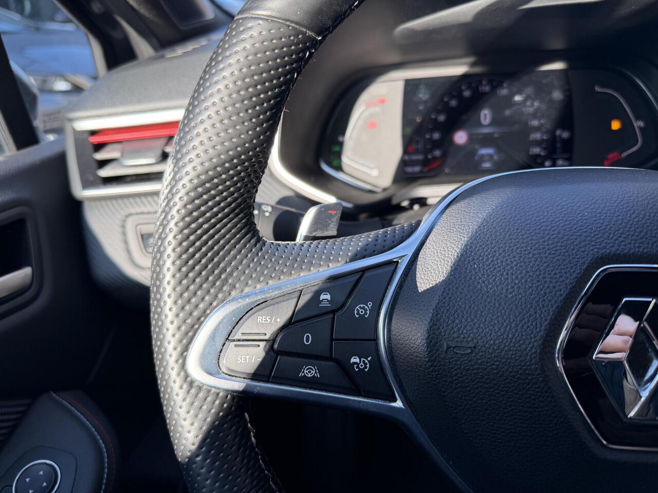 Renault CLIO 1.3 TCe R.S. Line / All Season Banden / 360 Graden Camera / Adaptieve Cruise Control / Apple Carplay / NAP Logisch / Dealer Onderhouden