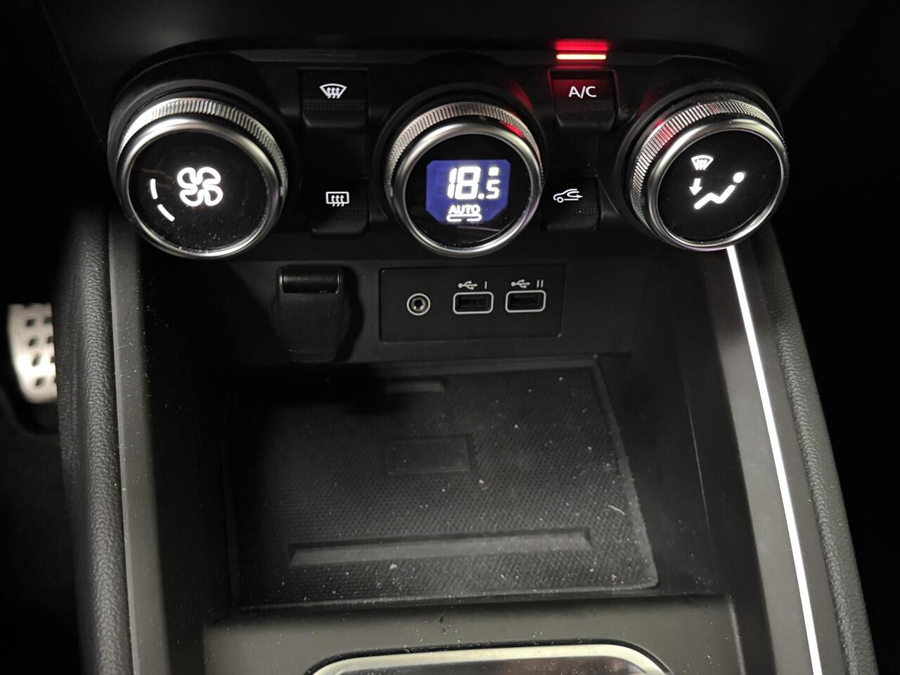 Renault CLIO 1.0 TCe 90 GPF Esprit Alpine | Navigatie | Camera | Cruise control adaptief | Lichtmetalen velgen 17" |