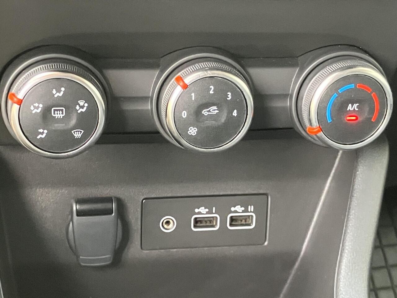 Renault CLIO 1.0 TCe 90 GPF Evolution * LM-Velgen, Parkeersensoren, Donker Glas, Stoelverwarming, Navigatie, Reservewiel, Cruise Control, Licht/Regensensor, Apple CarPlay/Android Auto