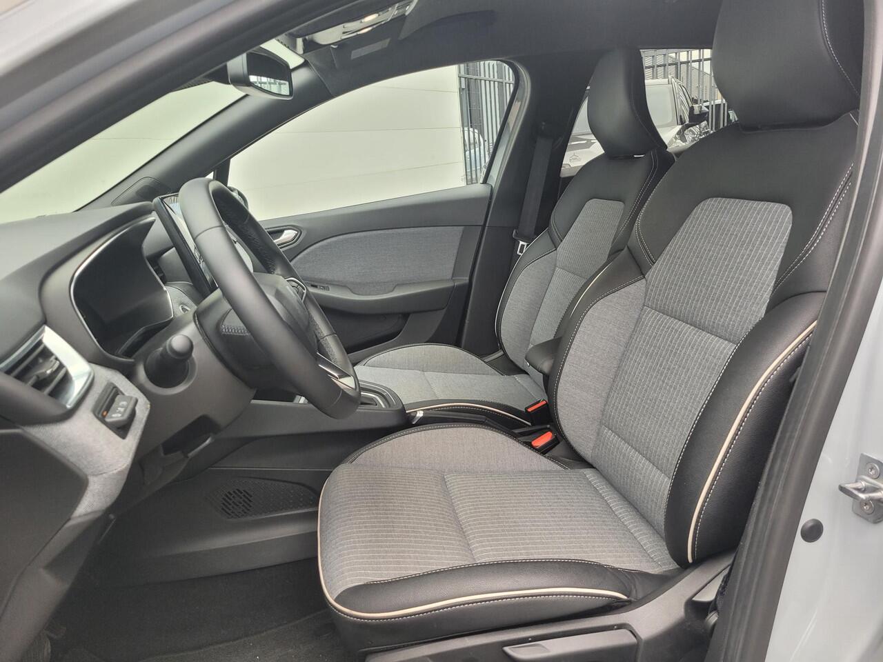 Renault CLIO 1.6 E-Tech Full Hybrid 145 techno | Groot Navi | Camera | 17 Inch