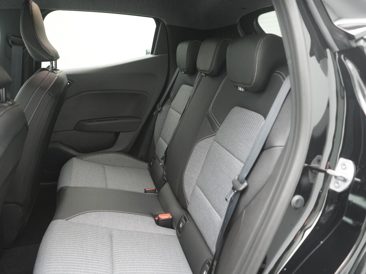 Renault CLIO TCe 90 Techno - DEMO - Achteruitrijcamera - Cruise Control - Apple Carplay - Android Auto