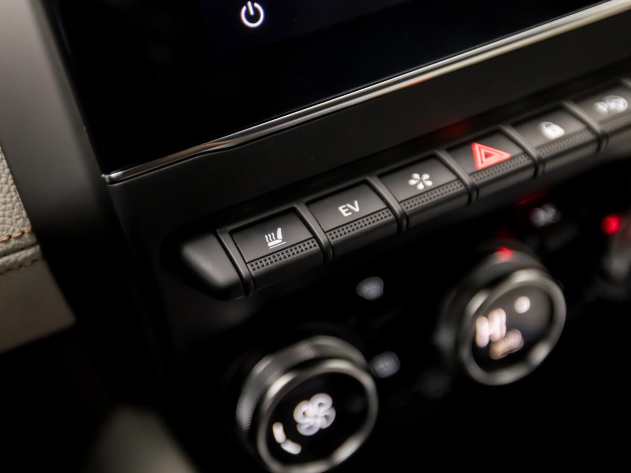 Renault CLIO 1.6 E-Tech Hybrid 140 Initiale Paris 141Pk Automaat (VIRTUAL COCKPIT, APPLE CARPLAY, GROOT NAVI, LEDER, CLIMATE, STOELVERWARMING, SPORTSTOELEN, ADAPTIVE CRUISE, BOSE AUDIO, CAMERA, KEYLESS, NIEUWSTAAT)