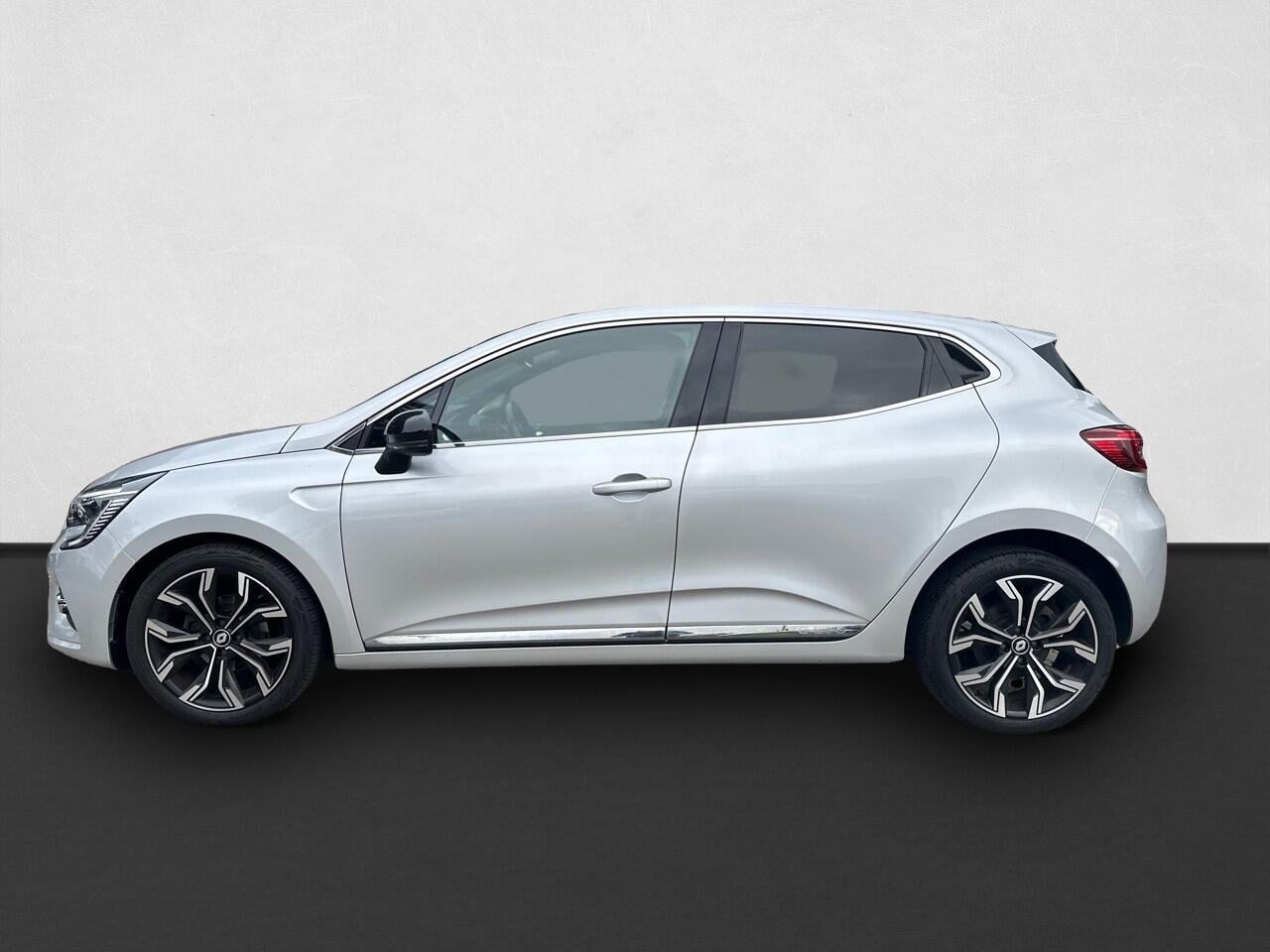 Renault CLIO 1.0 TCe Intens CAMERA / 17 INCH / HEEL VEEL OPTIES / FABRIEKSGARANTIE TOT 06.2027