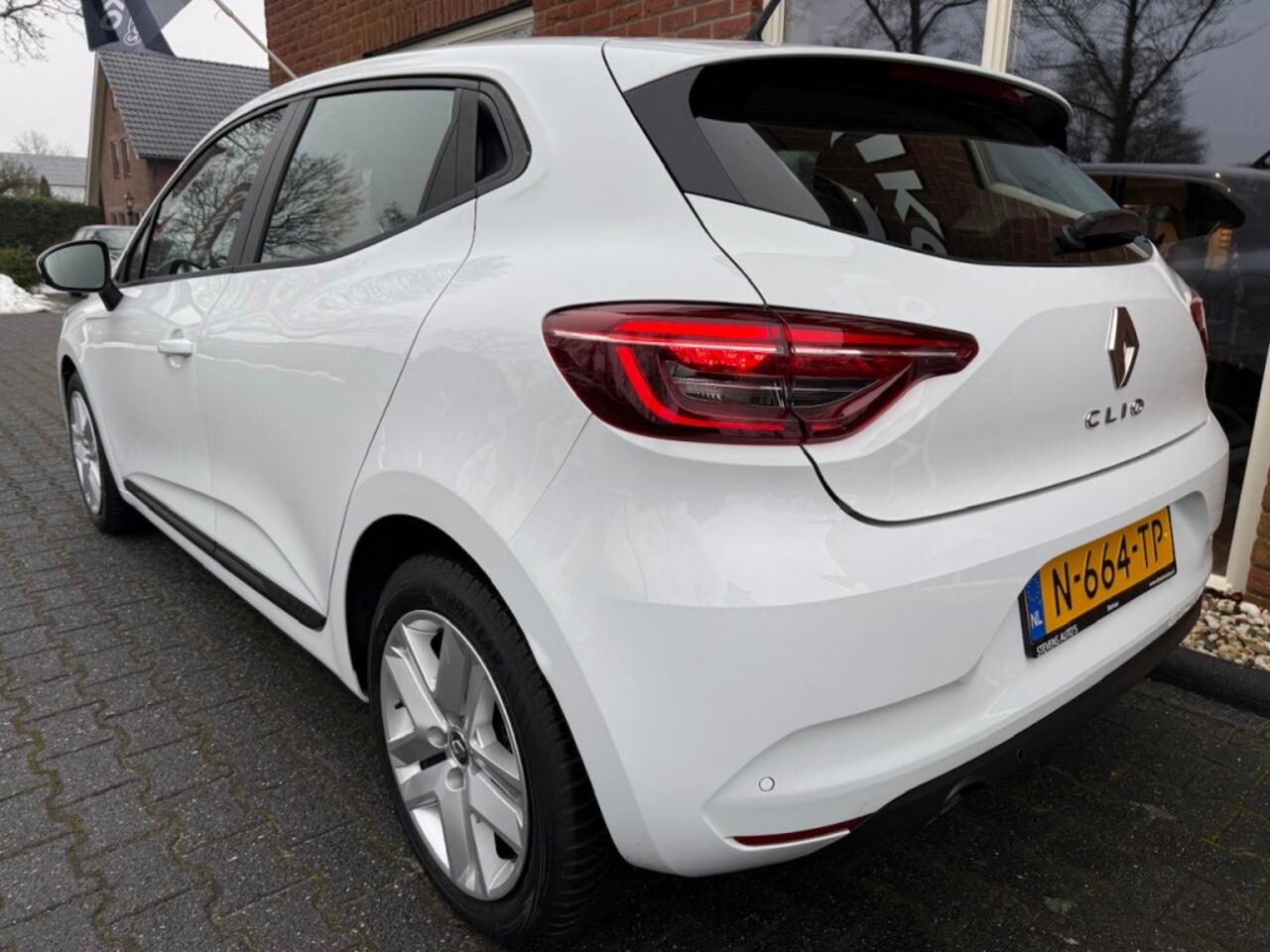 Renault CLIO 1.0 TCe Zen RIJKLAAR / NAVI / PDC / AIRCO / CRUISE / CARPLAY / A