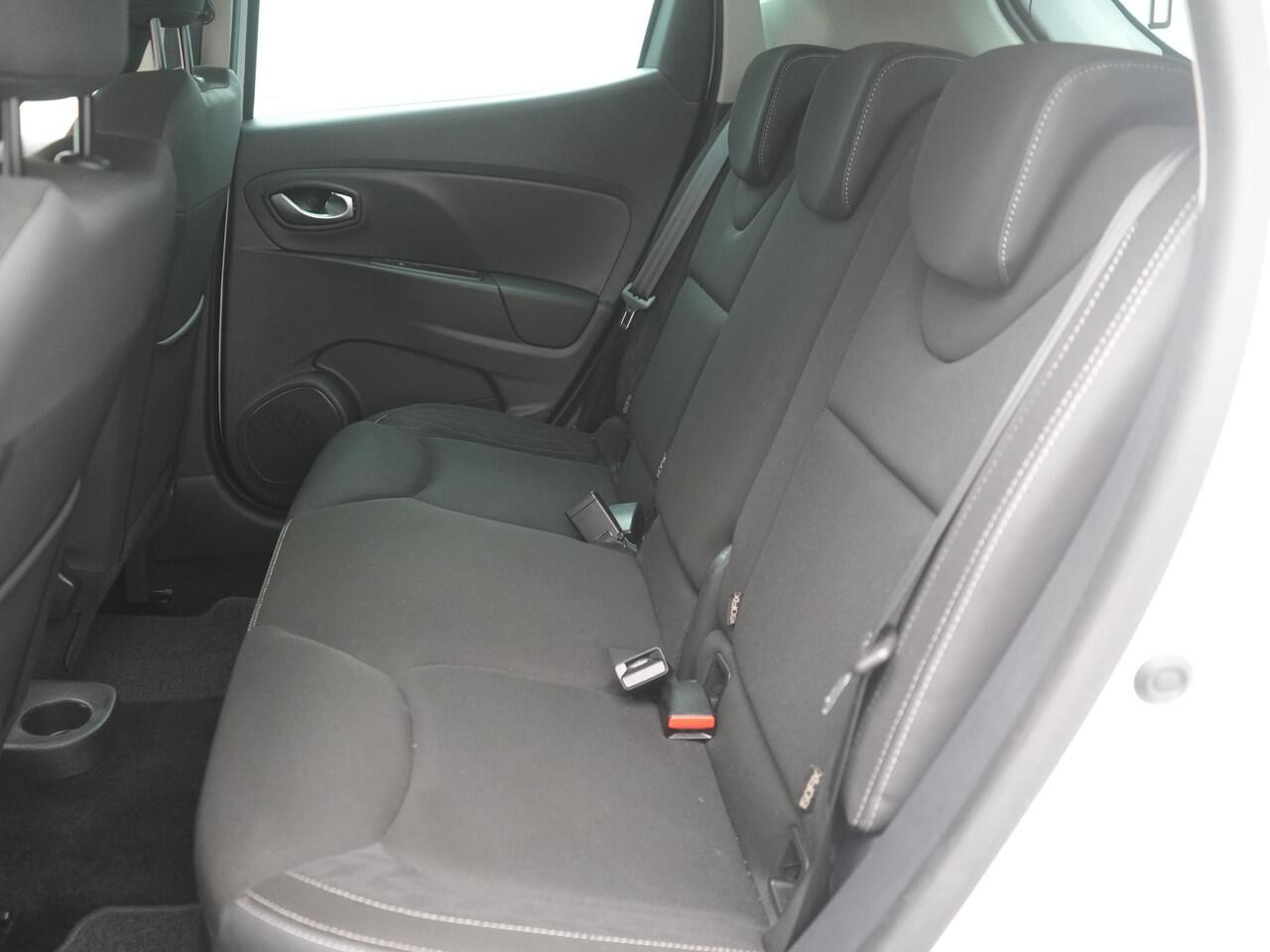 Renault CLIO TCe 90 Limited - RIJKLAARPRIJS - Cruise Control - Lichtmetalen velgen - DAB - Navigatie