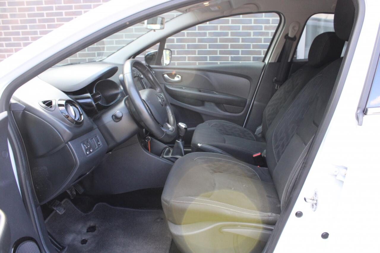 Renault CLIO 0.9 TCe Limited-clima-cruise-navi-trekh