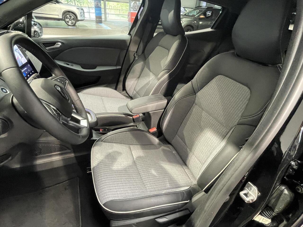 Renault CLIO 1.6 E-Tech Full Hybrid 145 techno | Naviatie | Camera