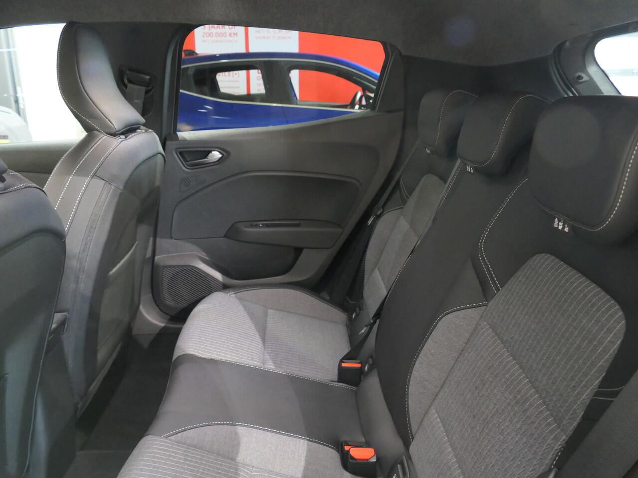 Renault CLIO 1.6 E-Tech Full Hybrid 145 techno - Occasion Lease vanaf ¤429 p/m - Groot scherm - Stoel en stuurverwarming - Draadloze telefoonlader