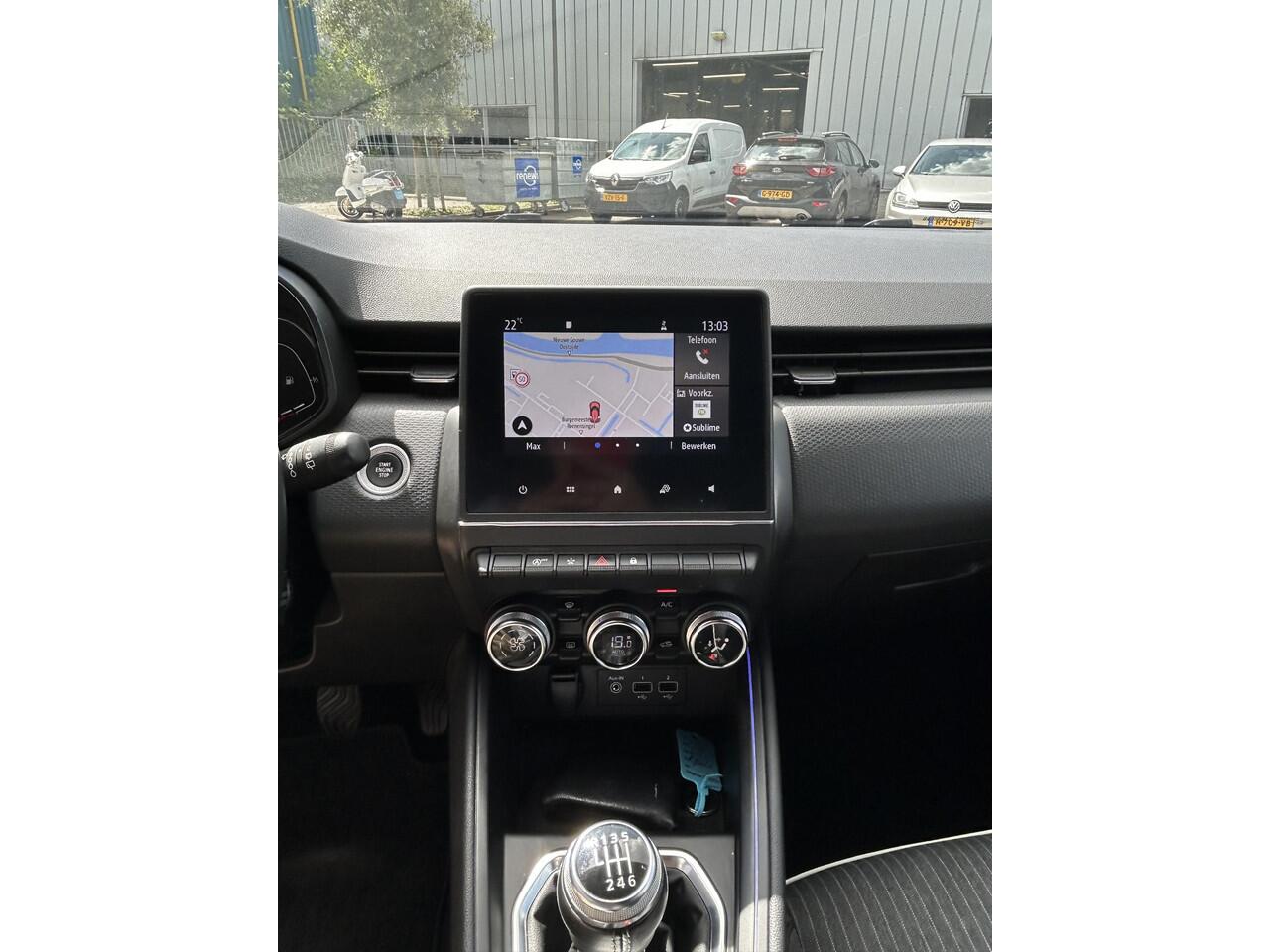 Renault CLIO TCe 90 Intens 1E EIGENAAR | CLIMATE EN CRUISE CONTROL | DEALER ONDERHOUDEN | PARKEERSENSOREN V+A | CAMERA | APPLE CARPLAY EN ANDROID AUTO | LED VERLICHTING | KEYLESS ENTRY |