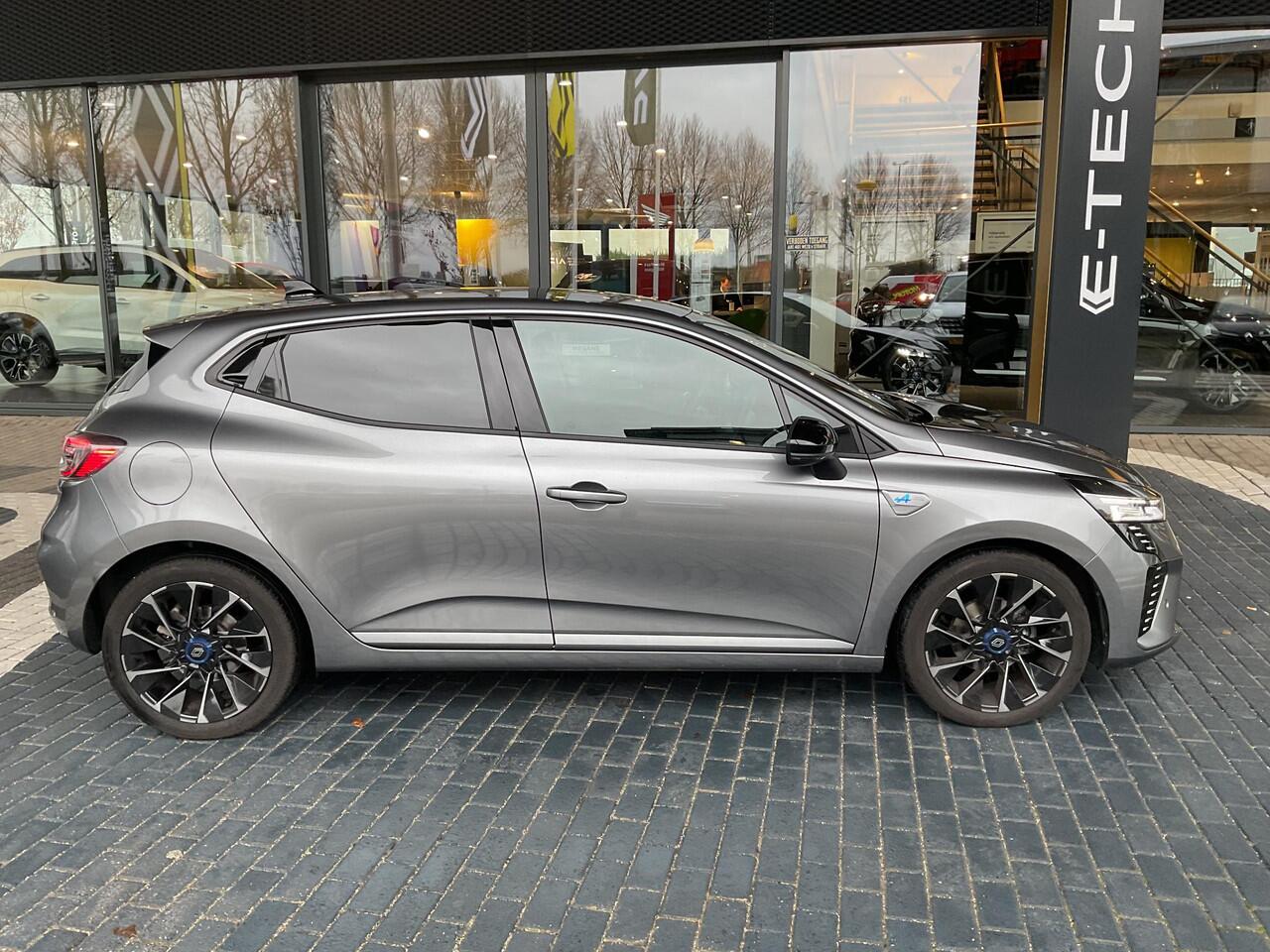 Renault CLIO 1.0 TCe 90 GPF esprit Alpine / Demo Hillegom / Lichtmetalen wielen 17" 'La Fleche met blauwe naafkap' /