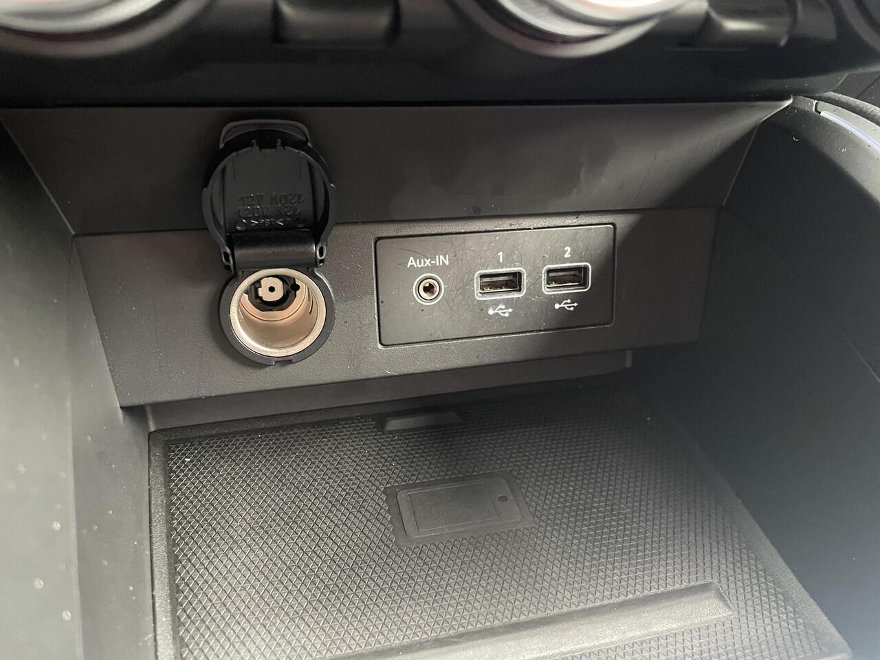 Renault CLIO V TCe 100 Intens | Dealeronderhouden | Apple Carplay/Android Auto | lage tellerstand!! | Luxe uitvoering | Zuinige auto |