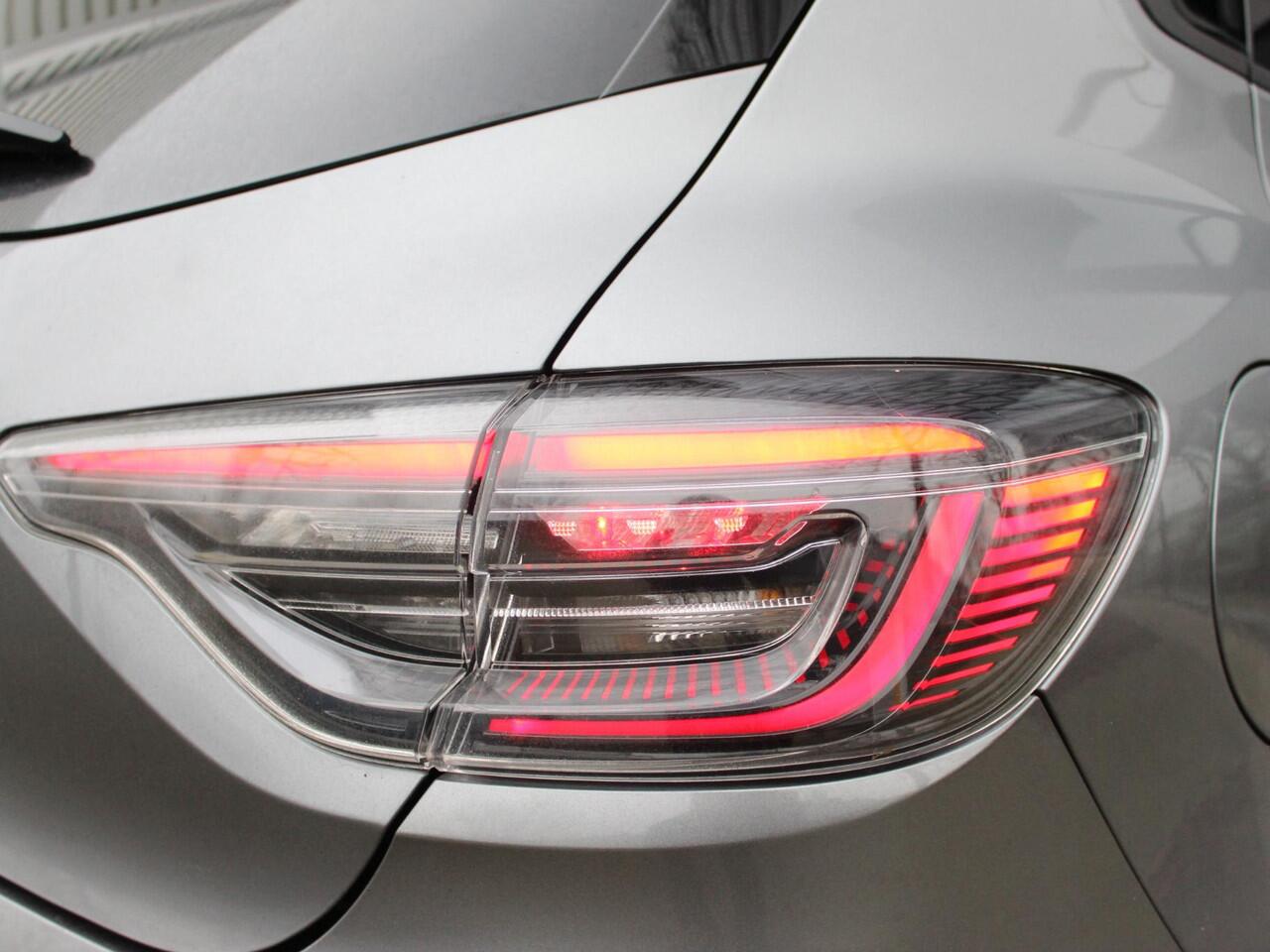 Renault CLIO TCe 90 Techno / DEMO / 18.000KM / CAMERA / PDC A / CLIMATE / CRUISE / APPLE CARPLAY / ANDROID AUTO / PRIVACY GLASS / DAB+ / 16'' LMV