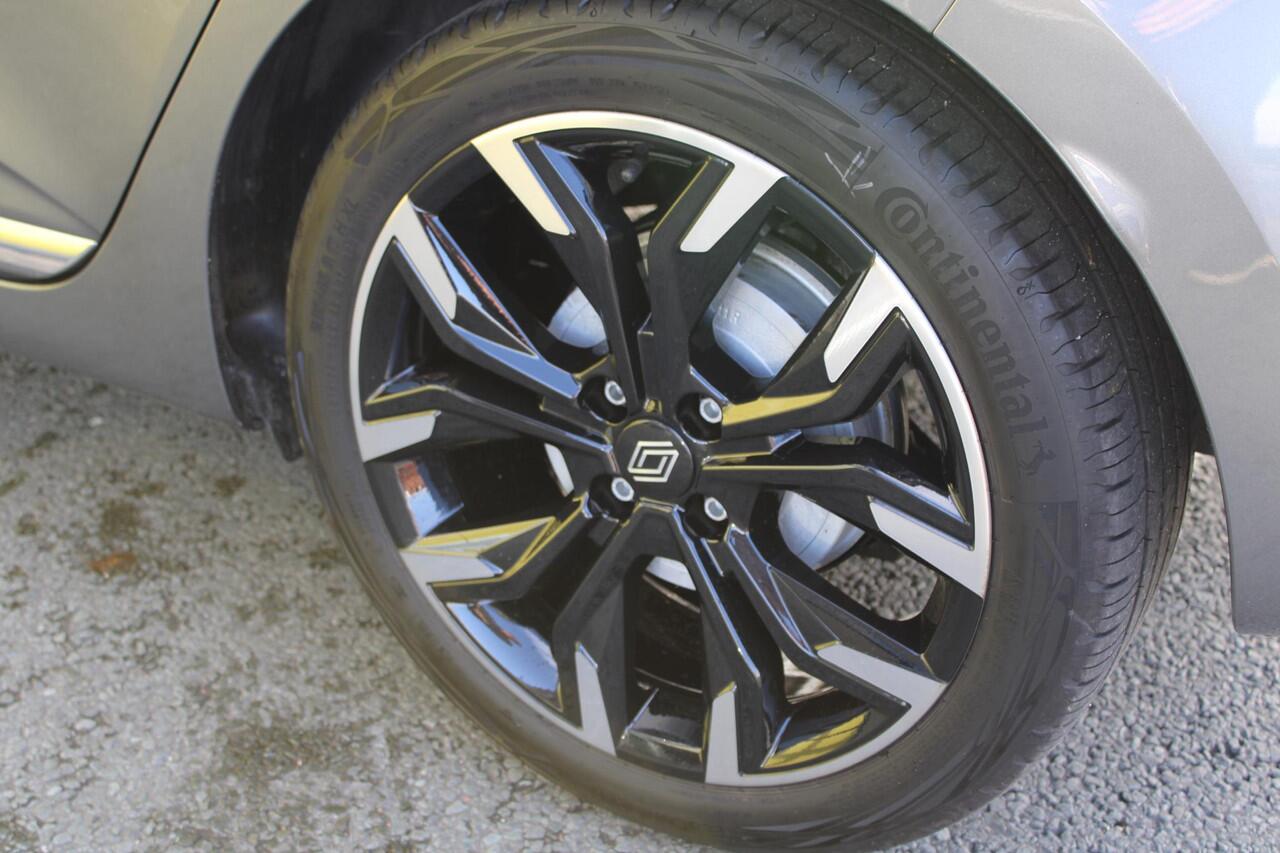 Renault CLIO 1.6 E-Tech Full Hybrid 145 techno | PACK NAVIGATION | PACK LOOK | CAMERA | PARKEERSENSOREN | CLIMATE CONTROL | CRUISE CONTROL | APPLE CARPLAY