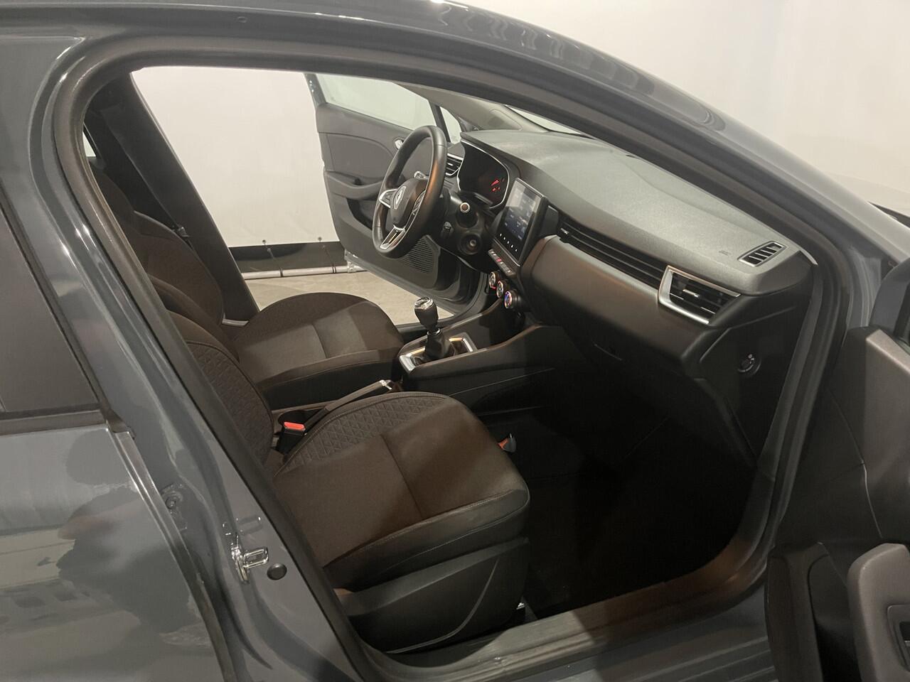 Renault CLIO 1.0 TCe 74 Intens Zen 5 Drs Carplay / Cruise C./ Navi / Winter Pack