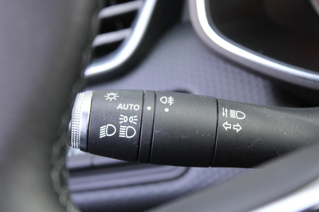 Renault CLIO 1.0 TCe Zen | NAVIGATIE | PARKEERSENSOREN | CRUISE CONTROL | AIRCO | APPLE CARPLAY