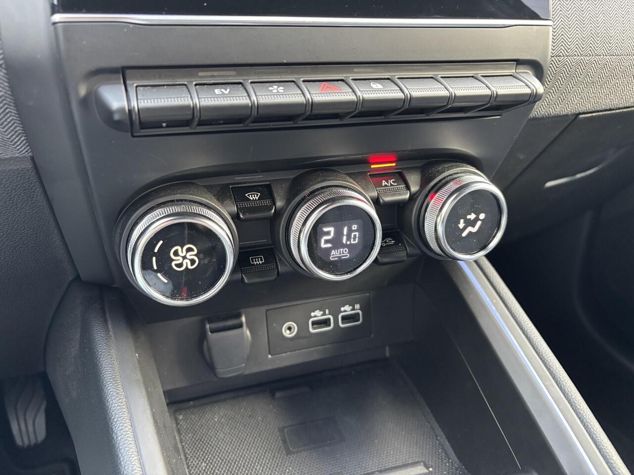 Renault CLIO 1.6 E-Tech Full Hybrid 145 techno | Groot Navigatie | Camera | Automaat |