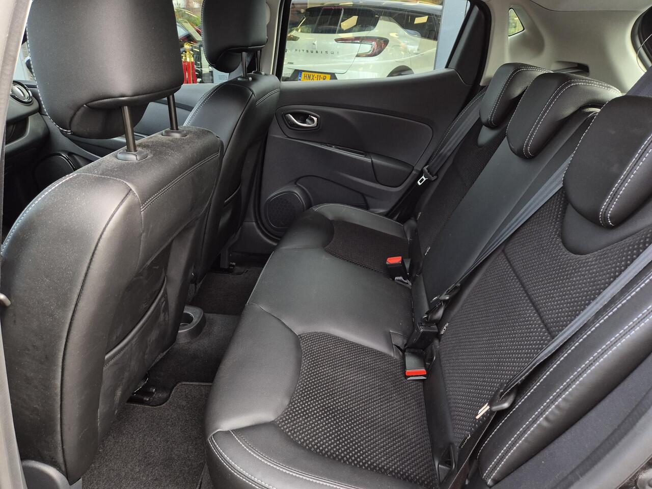 Renault CLIO 0.9 TCe Intens | Navigatie | Parkeersensoren | Halfleder |