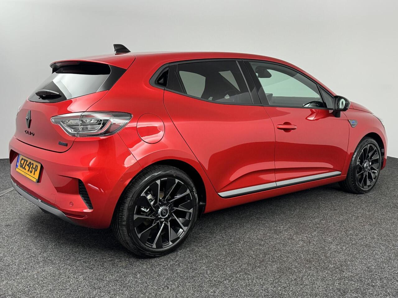 Renault CLIO 1.6 E-Tech Full Hybrid 145 Esprit Alpine | Stoelverwarming | 360° Camera | Adaptive Cruise Control | BOSE-Audiosysteem |