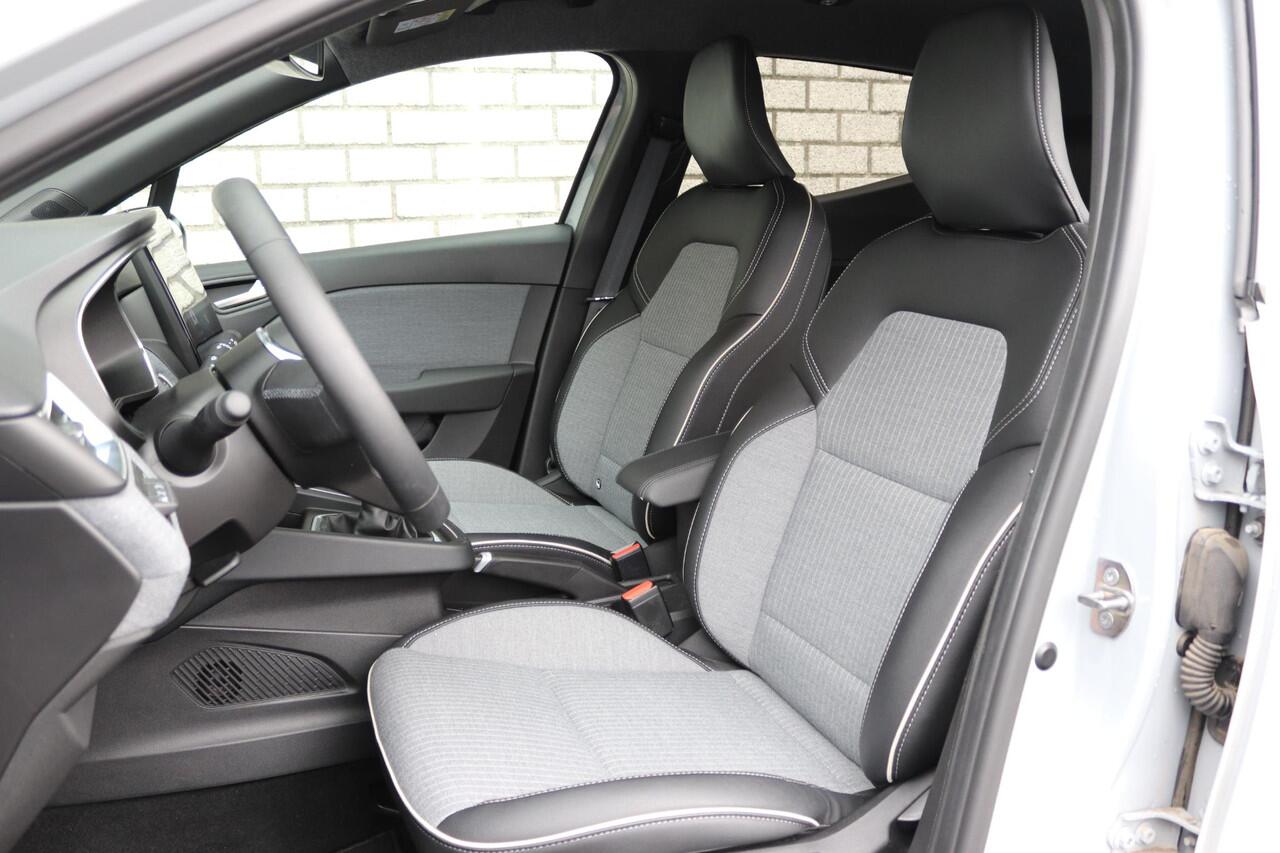 Renault CLIO 1.0 TCe 90 GPF Techno | Achteruitrijcamera | Apple CarPlay / Android Auto | Navigatie | Lichtmetalen velgen 17"