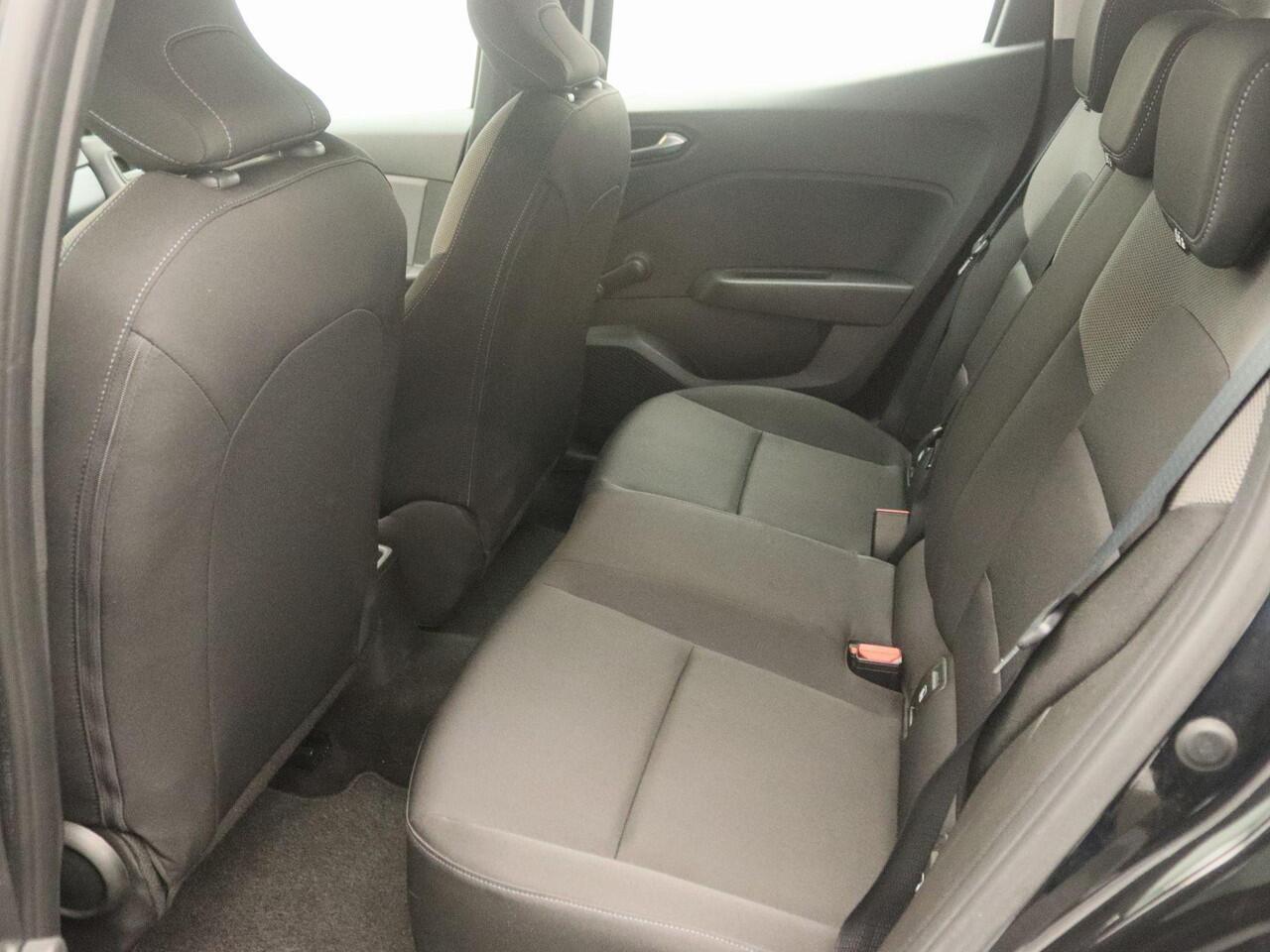 Renault CLIO TCe 100 Life | Handbediende airco | Lane Departure Warning met Lane Keep Assist | R-Plug & Radio met DAB en bluetooth | LED PURE VISION koplampen | Metaalkleur |