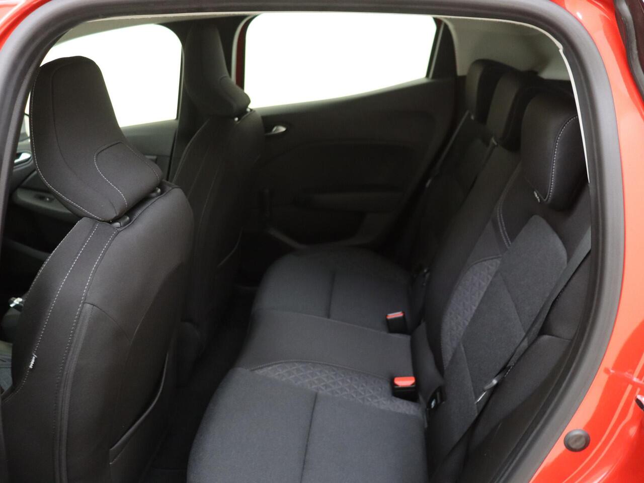 Renault CLIO 1.0 TCe Zen | Cruise Control | Parkeersensoren Achter | Apple Carplay & Android Auto | DAB+