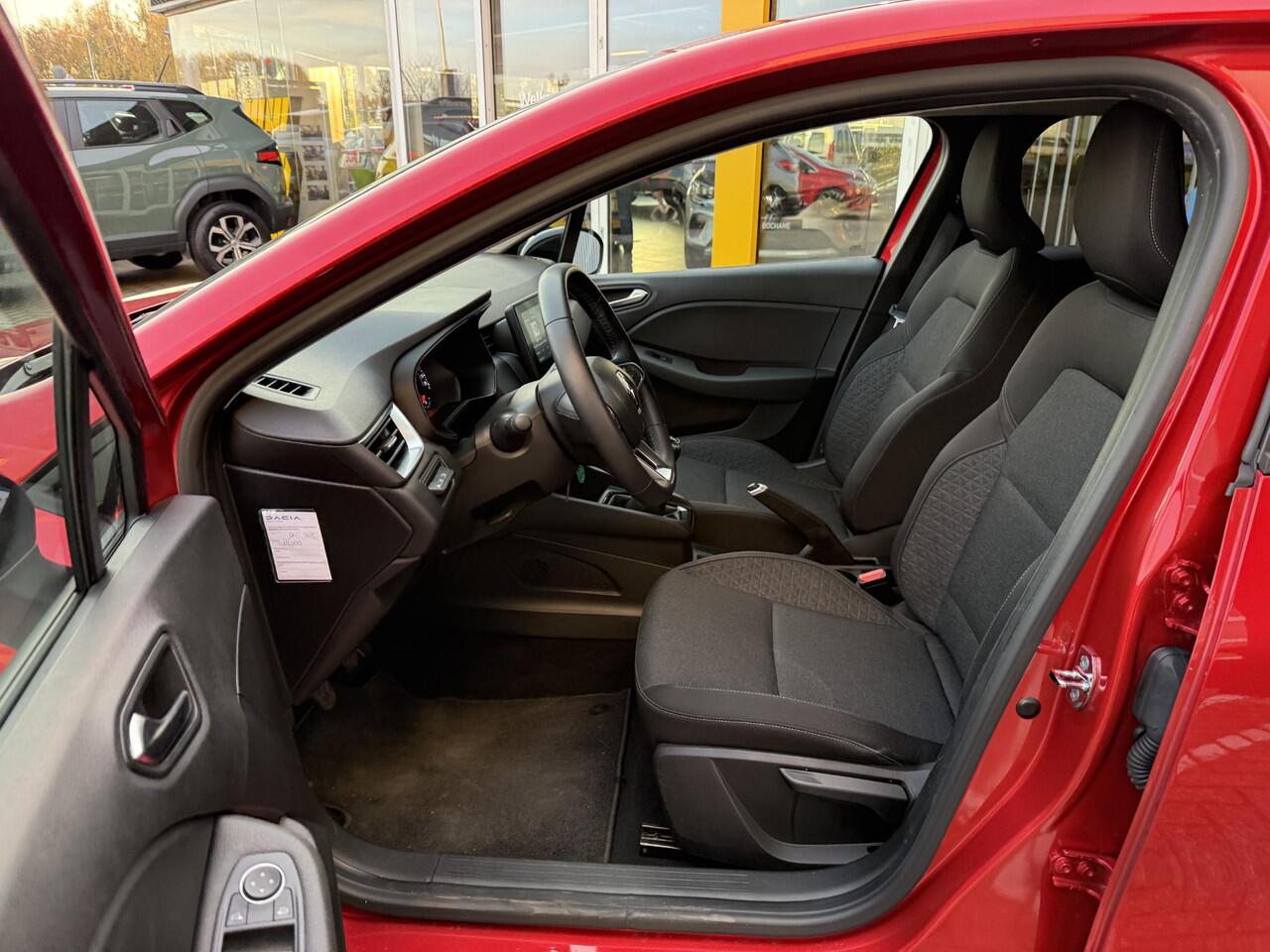 Renault CLIO 1.0 TCe Zen | NAP | Eerste eigenaar | 100% dlr onderhouden | DAB | LED | Airco | Cruise Control | Parkeersensoren | Lichtmetaal |