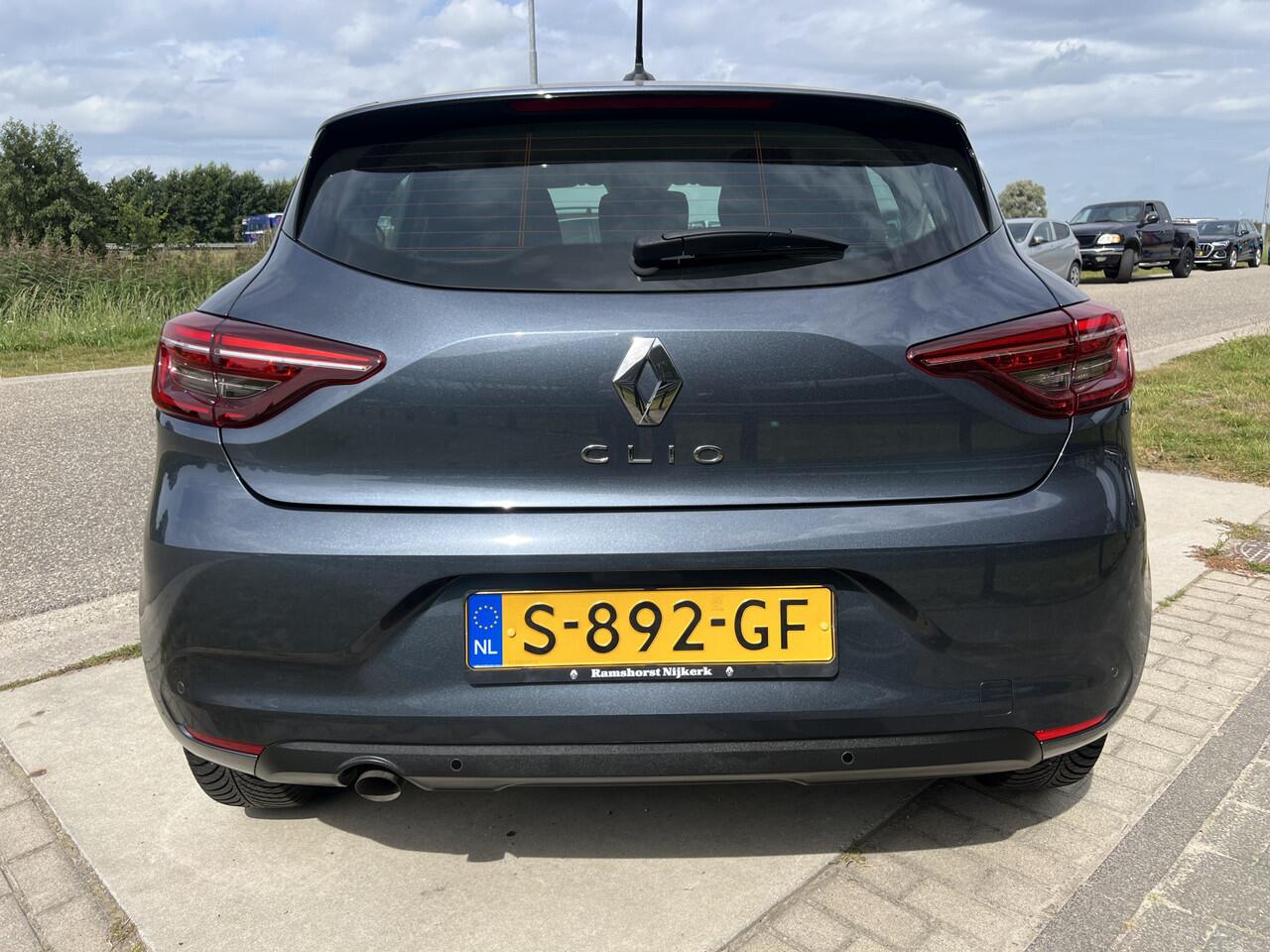 Renault CLIO 1.0 TCe 90 Equilibre / Airco / Parkeersensor Achter / Applecarplay - Androidauto / 6 Bak /