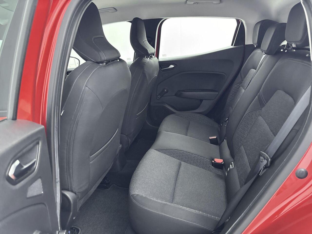 Renault CLIO 1.0 TCe Zen 100PK | Navigatie | Lichtmetalen Velgen | Cruise Control | Apple CarPlay & Android Auto