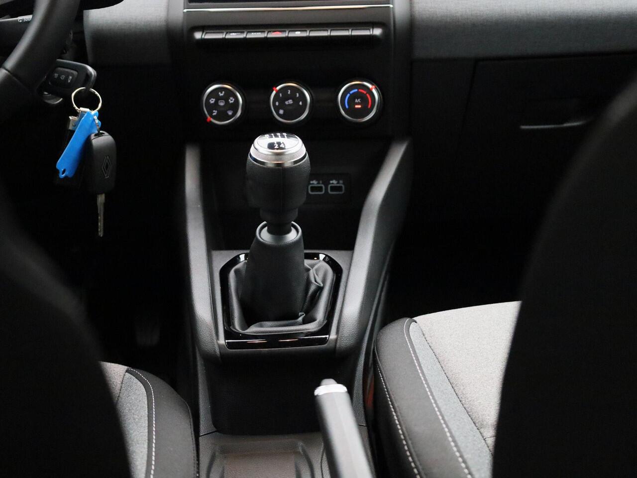 Renault CLIO 1.0 TCe 90 GPF evolution | NIEUW MODEL | PDC Achter | 16 inch Black wheels | LED Pure Vision | Draadloze Apple Carplay & Android Auto | Cruise Control & Snelheidsbegrenzer | Licht- & Regensensor | LMV |