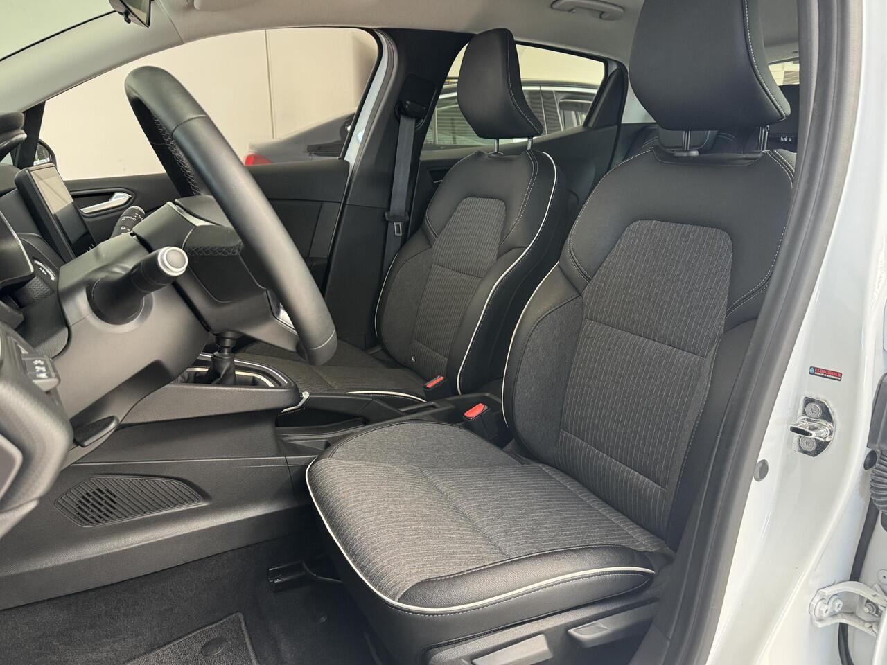 Renault CLIO 1.0 TCe Intens | Apple CarPlay / Android Auto | Parkeersensoren | Cruise Control | Climate Control |