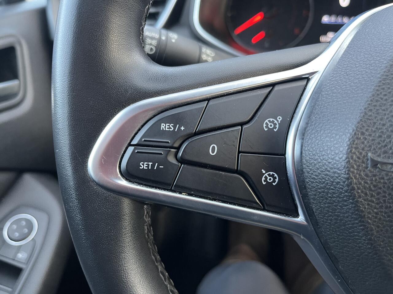 Renault CLIO 1.0 TCe Zen CRUISE NAVI