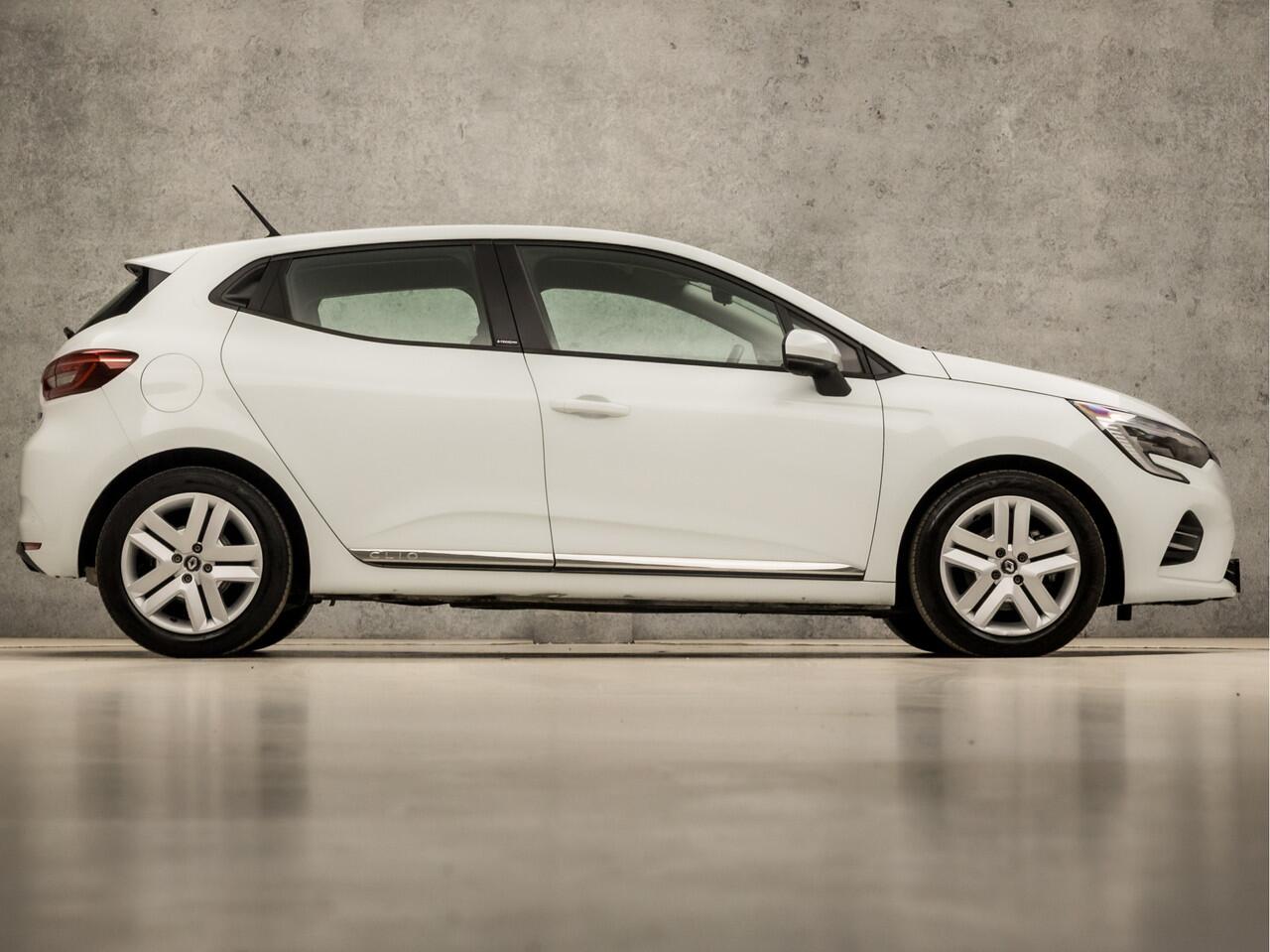 Renault CLIO 1.6 E-Tech Hybrid 140 Sport 140Pk Automaat (VIRTUAL COCKPIT, APPLE CARPLAY, GROOT NAVI, CLIMATE, SPORTSTOELEN, LM VELGEN, PARKEERSENSOREN, CRUISE, NIEUWSTAAT)