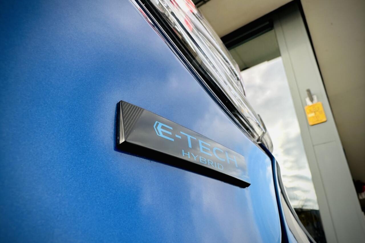 Renault CLIO 1.6 Full Hybrid 145 Esprit Alpine | STUUR + STOELVERWARMING | 36