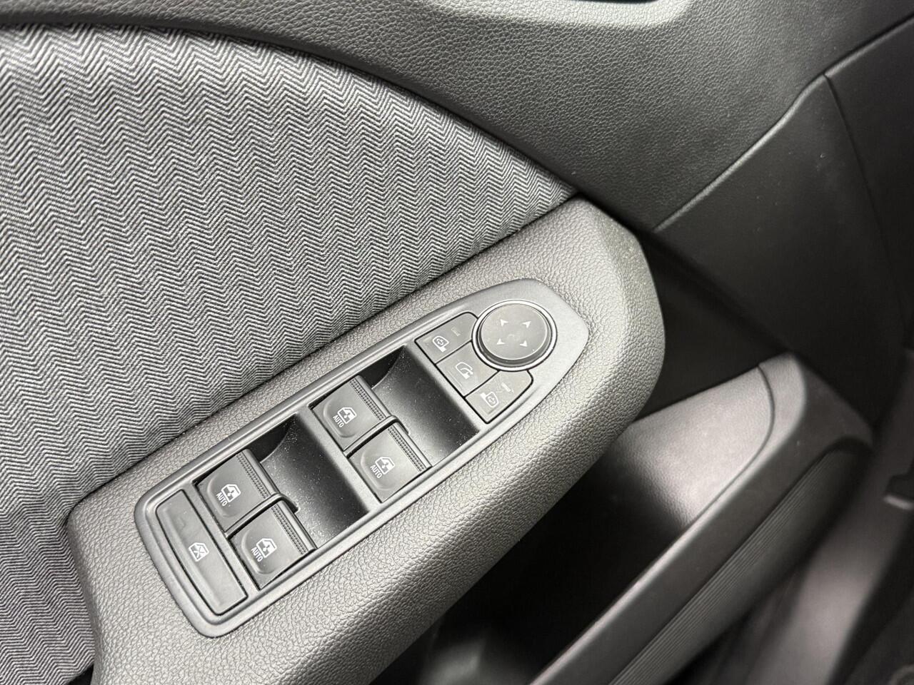 Renault CLIO 1.6 E-Tech Full Hybrid 145 techno | NAP | 360 graden camera | Navigatie | Climate Control | DAB | Key-less | Cruise | Lichtmetaal |