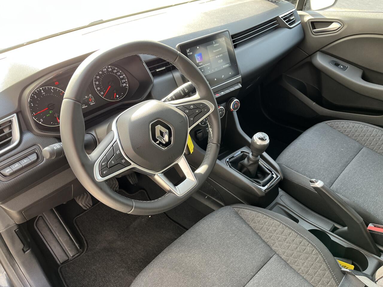 Renault CLIO 1.0 TCe Zen / App connect / Parkeersensoren achter / Cruise controle / Lichtmetaal 16 inch /