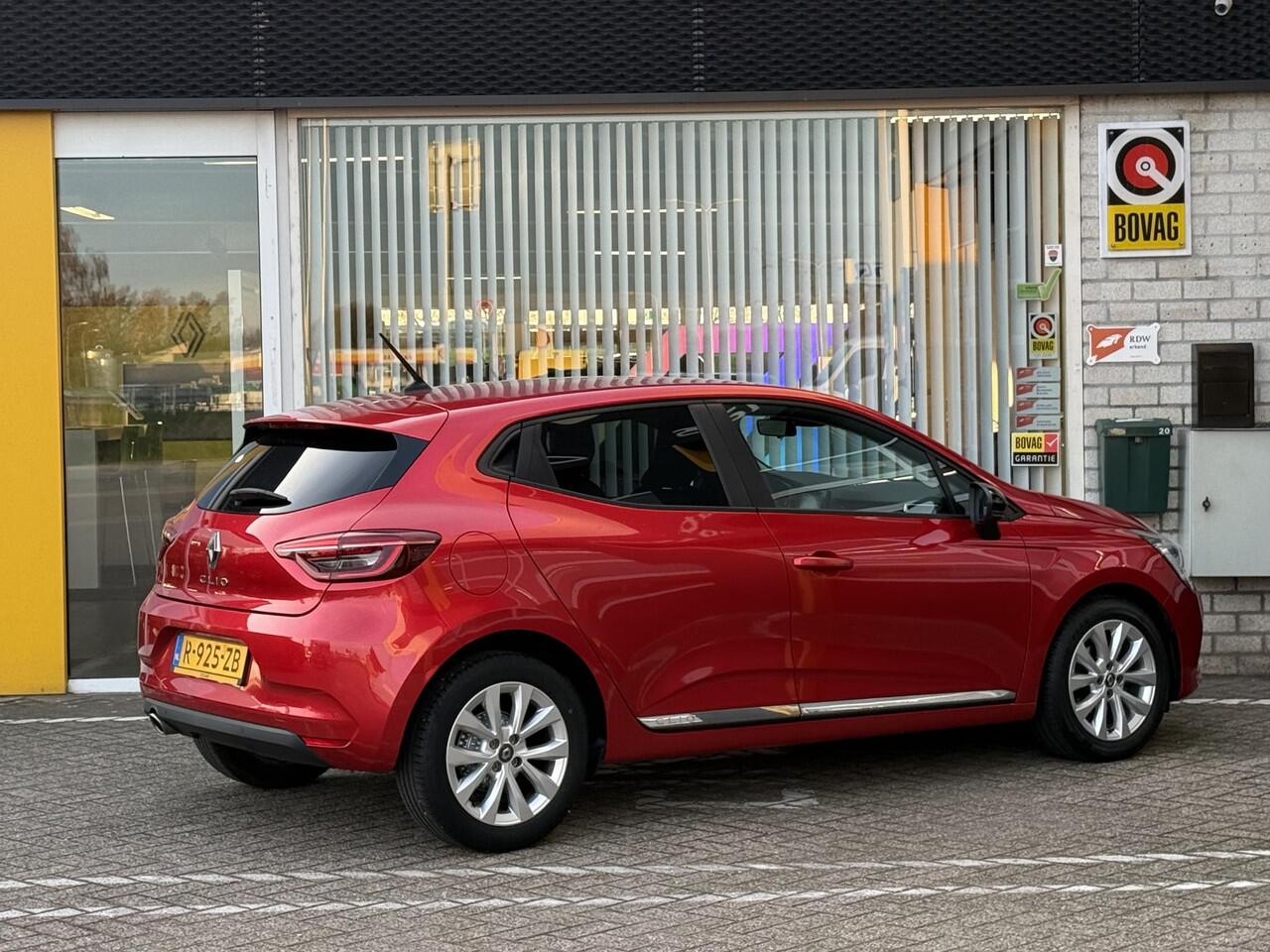 Renault CLIO 1.0 TCe Zen | NAP | Eerste eigenaar | 100% dlr onderhouden | DAB | LED | Airco | Cruise Control | Parkeersensoren | Lichtmetaal |