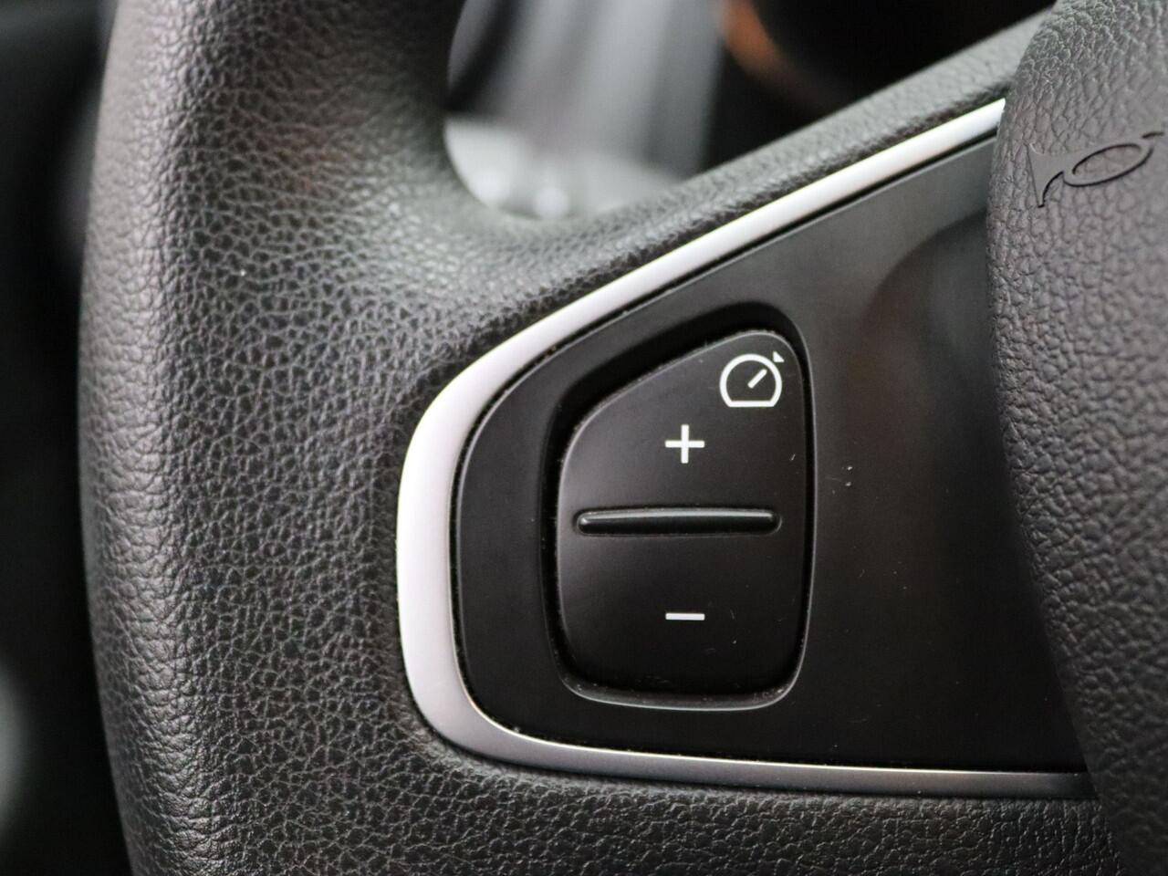 Renault CLIO Estate 90pk TCe Life Airco | Radio | Cruise control