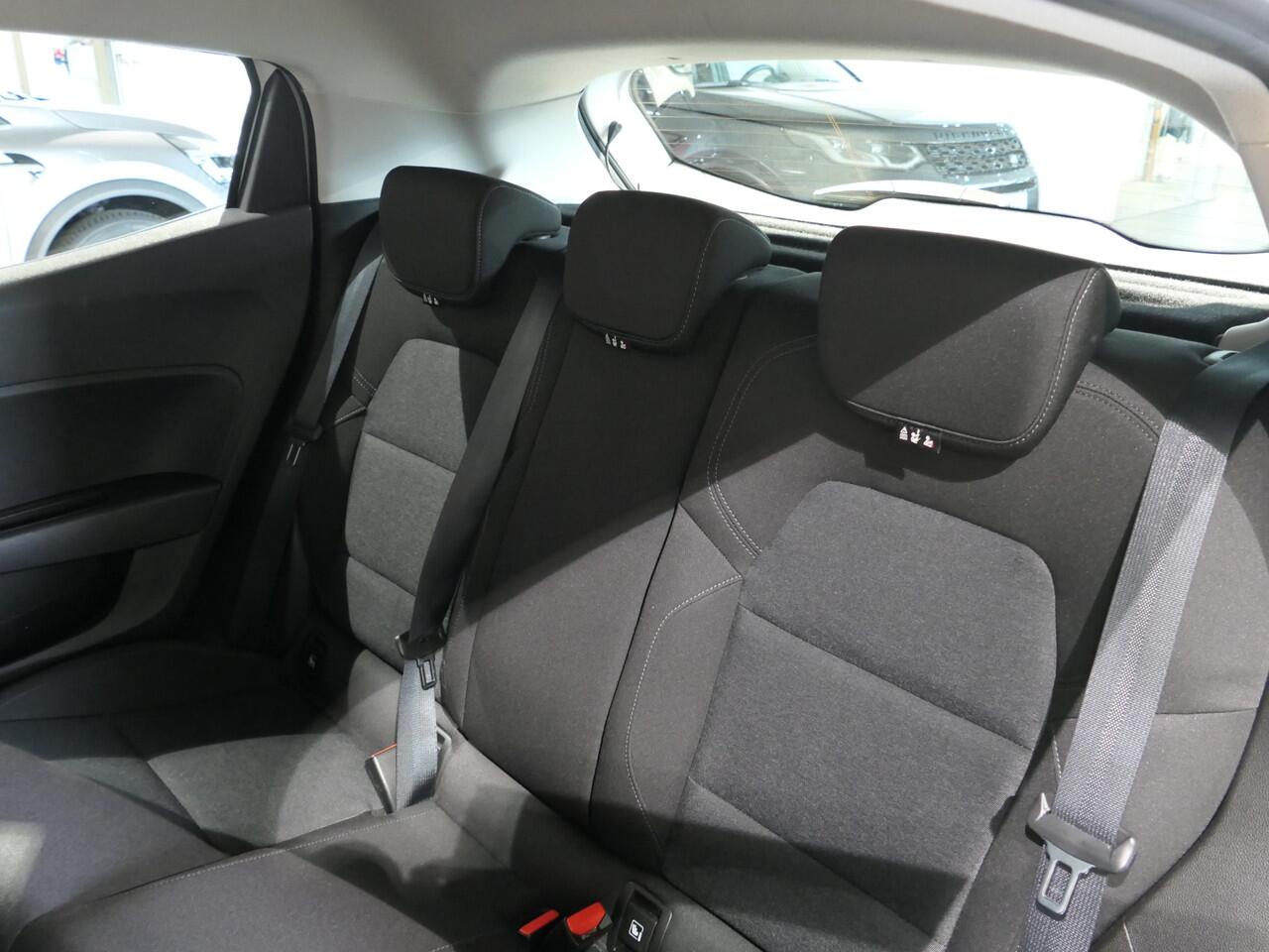 Renault CLIO 1.0 TCe 90 Equilibre - Occasion Lease vanaf ¤349 p/m - Sensor achter - All Season - Apple/Android Auto