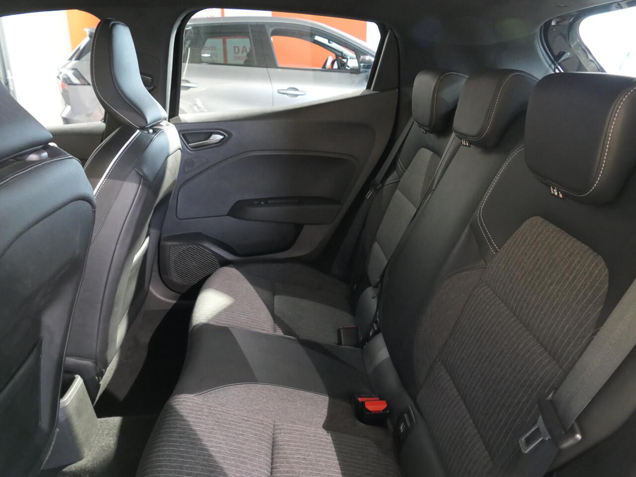 Renault CLIO 1.6 E-Tech Hybrid 140 Intens - Occasion Lease vanaf ¤429 p/m - Dealer onderhouden - Rondomzicht camera - Sensor v+a - Navi