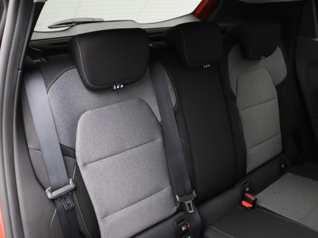 Renault CLIO TCe 90pk GPF evolution | Pack look 16" | Chromen grille | Airco |