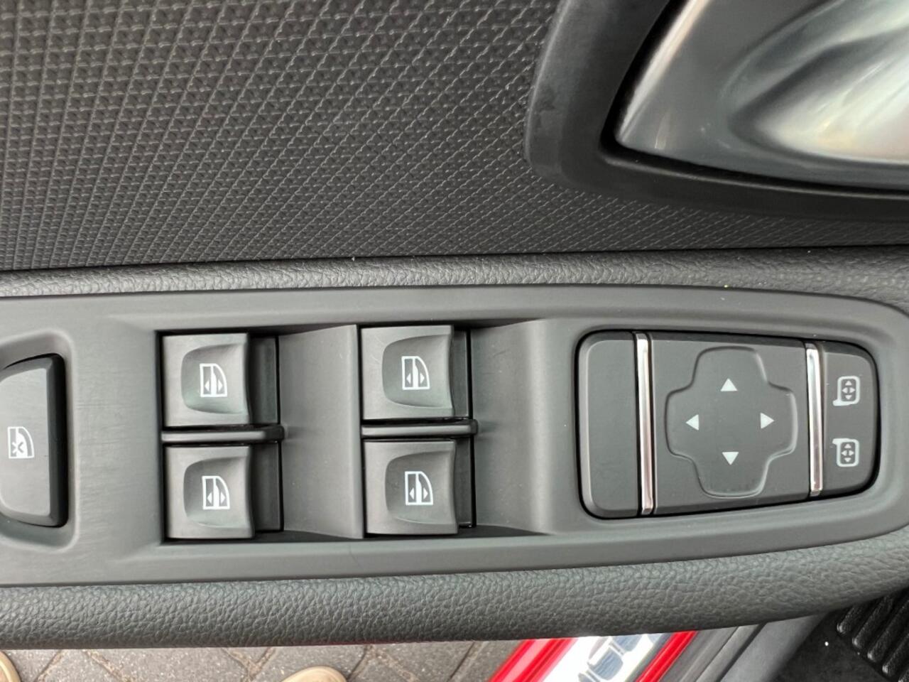 Renault CLIO Estate TCe 90 Limited 1e Eigenaar Dealer Onderhouden